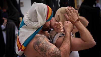 Proteccin y ejercicio para mover dos toneladas, fundamental para ser costalero