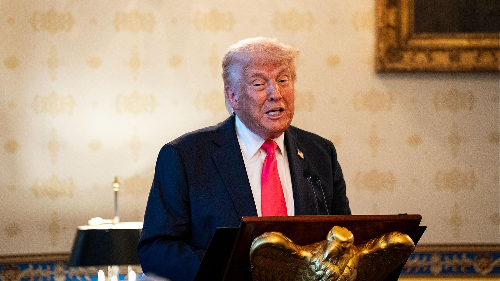 Trump pide despedir a Jerome Powell porque sus informes son un "desastre" - La tarde en 24h | Ver