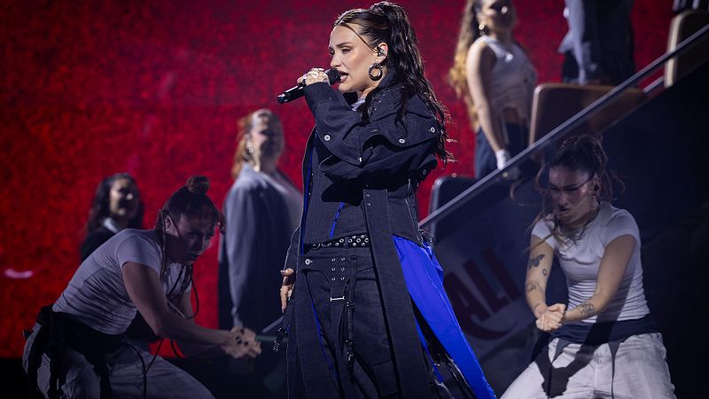 Lia Kali estrena su nuevo disco que mezcla flamenco y música urbana - Informativo 24h | Ver