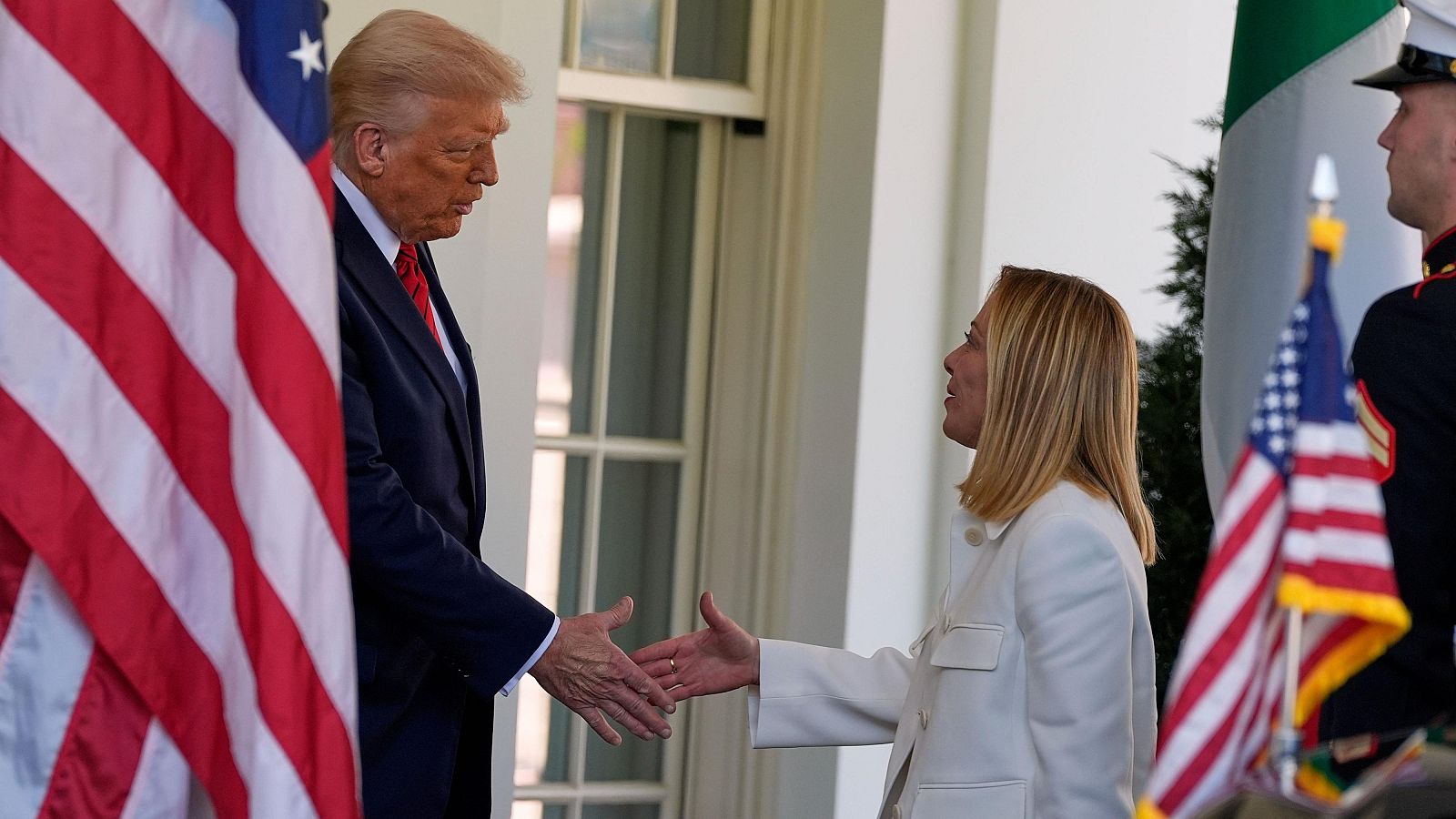 Trump y Meloni mantienen una reunión cordial en Washington - Telediario 1 | Ver