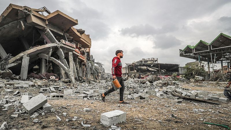 Unas 4.000 bombas sin explotar bajo los escombros amenazan la reconstrucción en Gaza