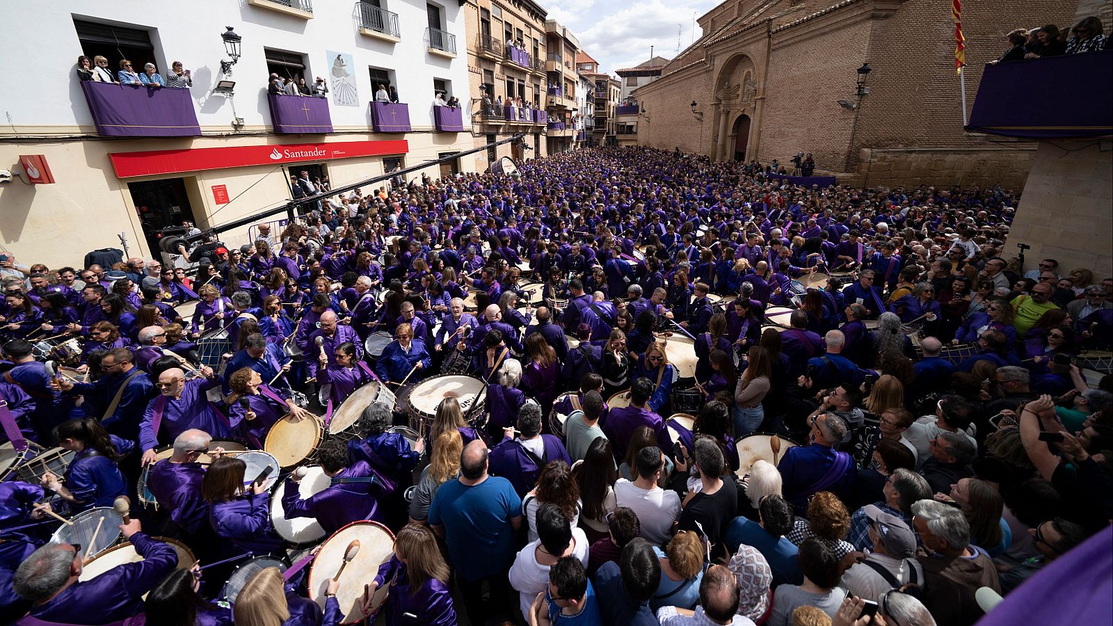 Telediario 2 en cuatro minutos - 18/04/25 - RTVE.es | Ver