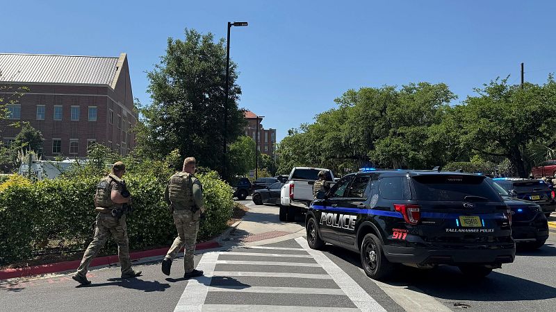 Al menos dos personas han muerto y varias han resultado heridas en un tiroteo en la Universidad Estatal de Florida en Tallahassee - Telediario 2 | Ver