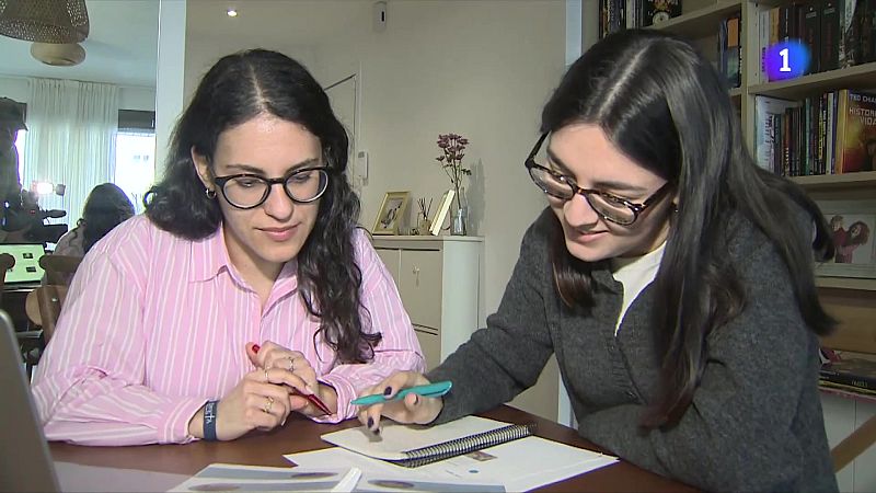 Creix l'interés entre els joves per viatjar sols o amb desconeguts - L'Informatiu | Veure