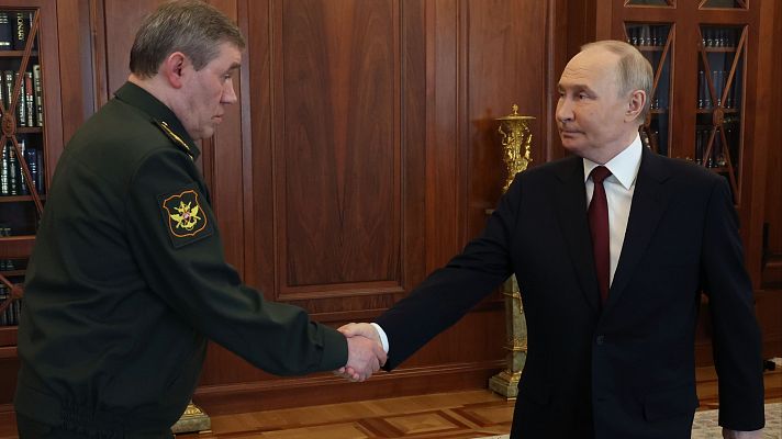 Telediario Fin de Semana - Telediario 2 en 4' - 19/04/25