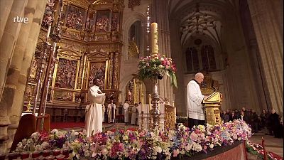 Santos Oficios: Triduo Pascual. Celebracin de la misa de la Vigilia Pascual en la resurreccin del Seor