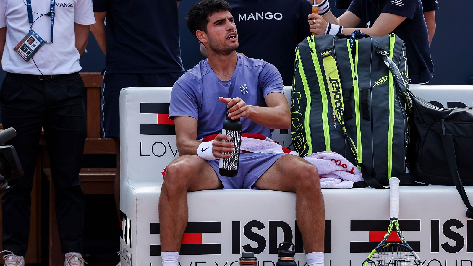 Alcaraz acaba tocado el Godó a la espera de pruebas médicas - Los Deportes de La1 | Ver