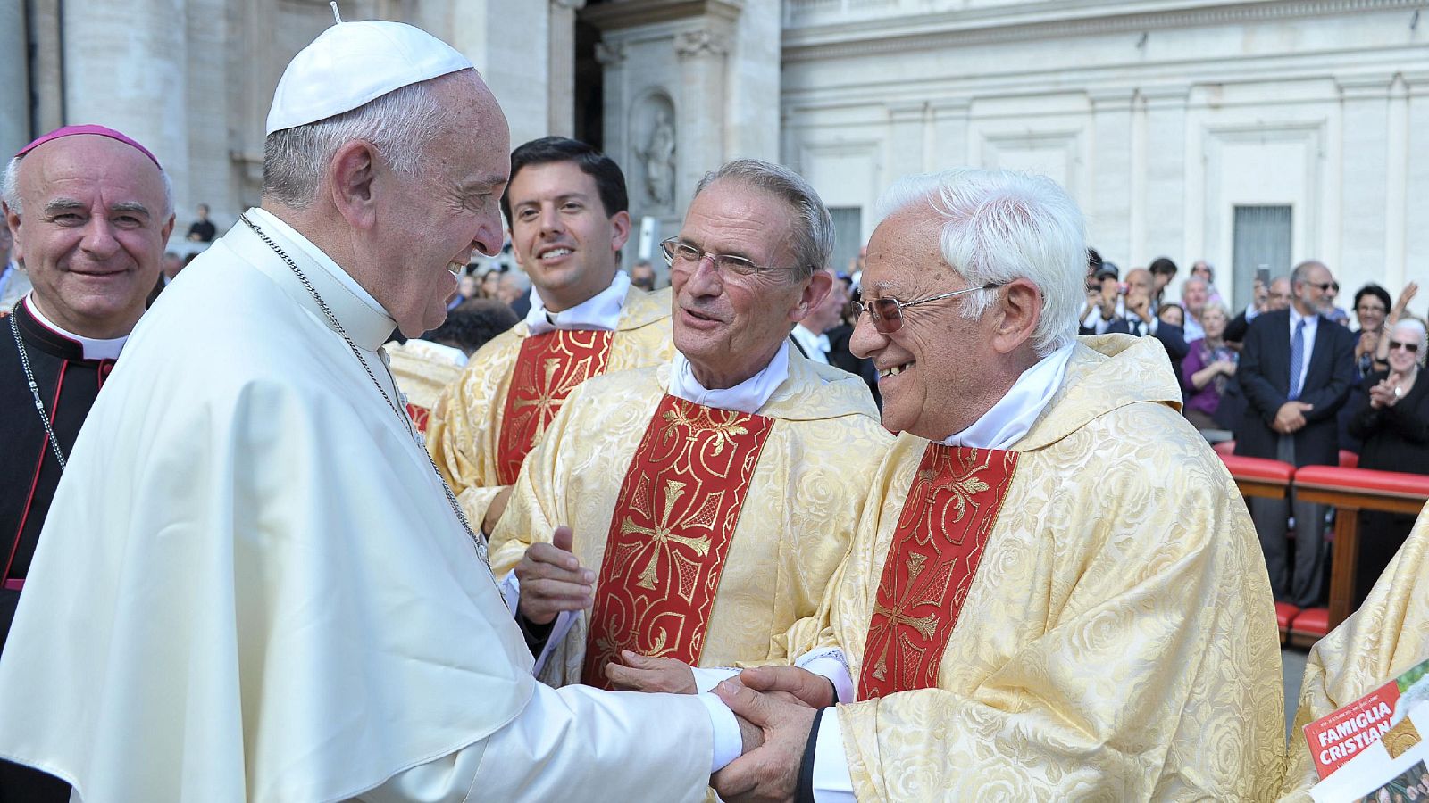 El Padre Ángel recuerda al papa como "un amigo" cercano a la gente - Especiales informativos | Ver