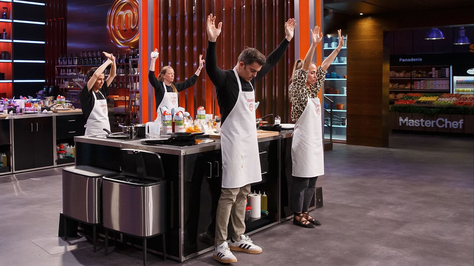 Ismael se emociona al recordar a sus padres - MasterChef | Ver