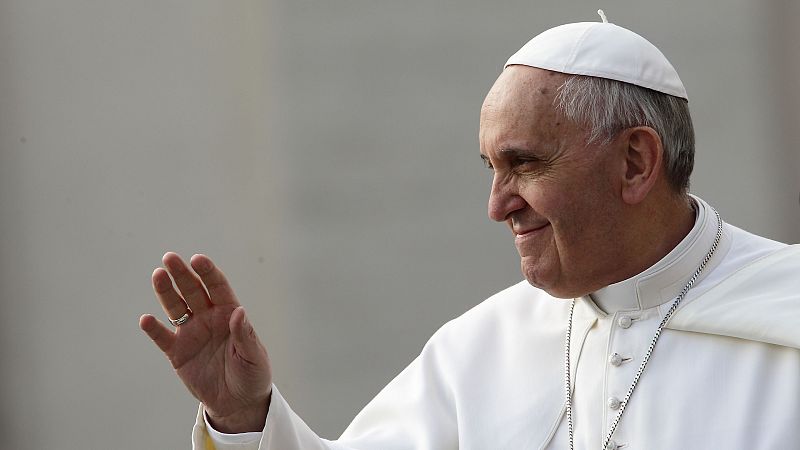 Francisco, el papa que renunci� a los lujos y orient� el rumbo de la Iglesia hacia las "periferias"