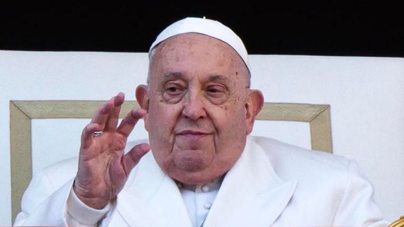 El Vaticano confirma que el papa murió a causa de un ictus