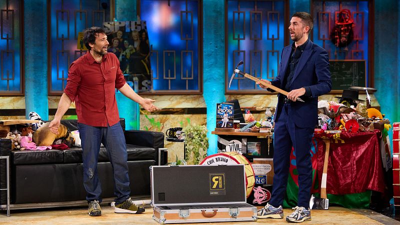 La Revuelta | El regalo más emotivo de Alex Txikon