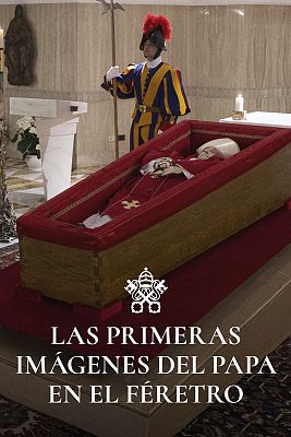 Difunden las primeras imágenes del papa Francisco en el féretro