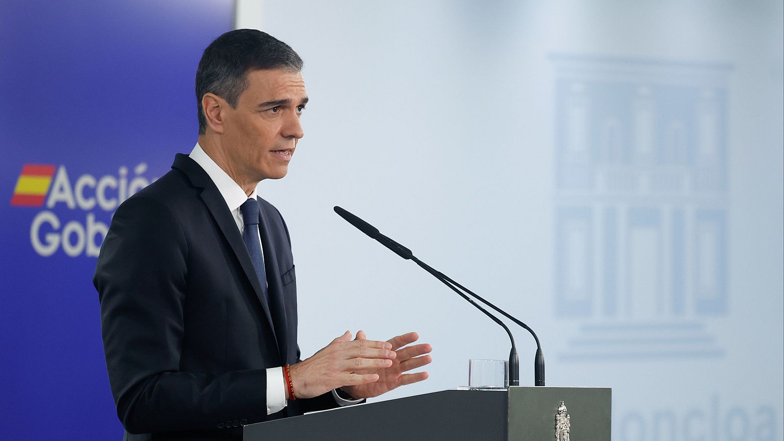 Sánchez alaba al papa Francisco: "Desde España honraremos su figura" | Ver