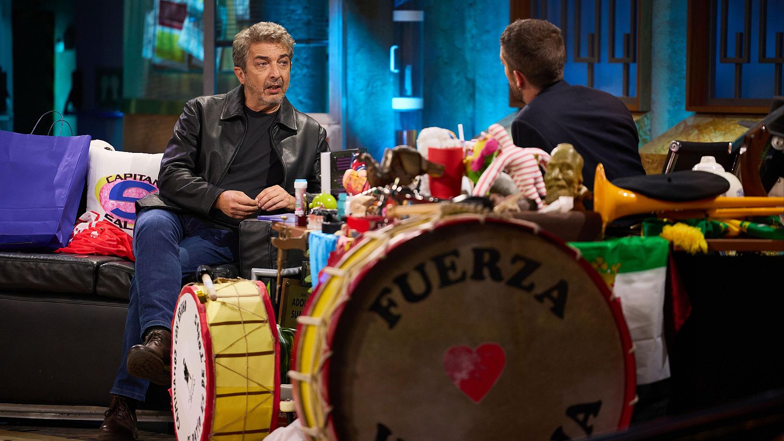 La Revuelta | Darín le da a Broncano las claves de su pelo 22/4/25 - La Revuelta | Ver