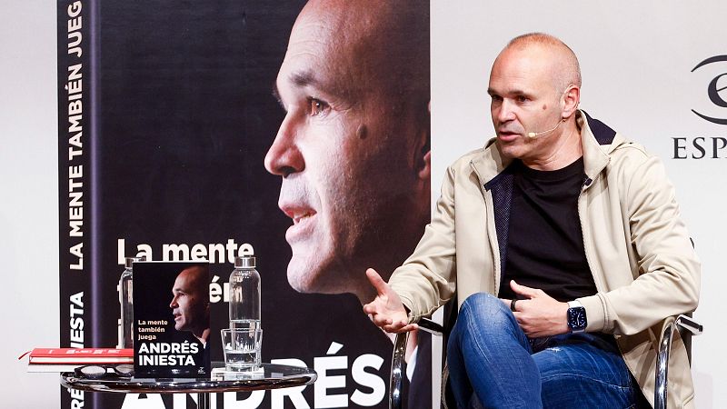 Iniesta, en la presentación de su libro: "No tengo la sensación de exponerme"