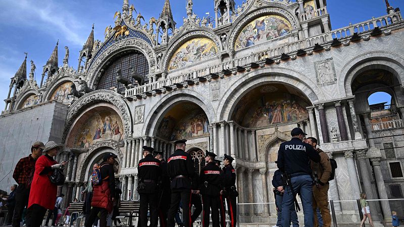 Se refuerza la seguridad para controlar la llegada masiva de fieles tras la muerte del papa Francisco