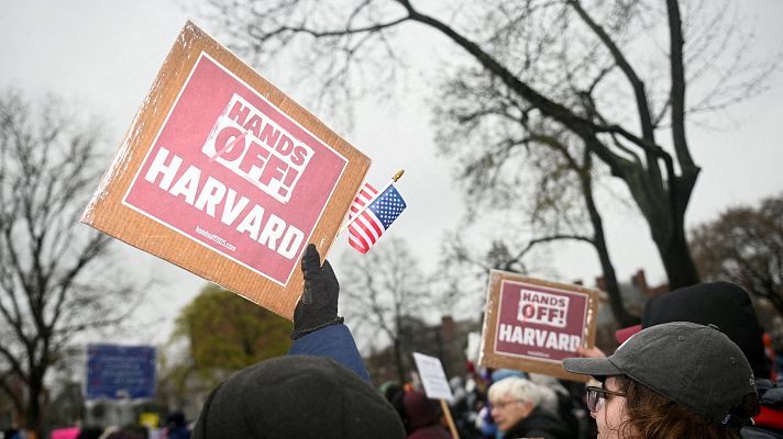 Telediario 2 - La universidad de Harvard planta cara a Trump y demanda a su Administración por injerencias políticas
