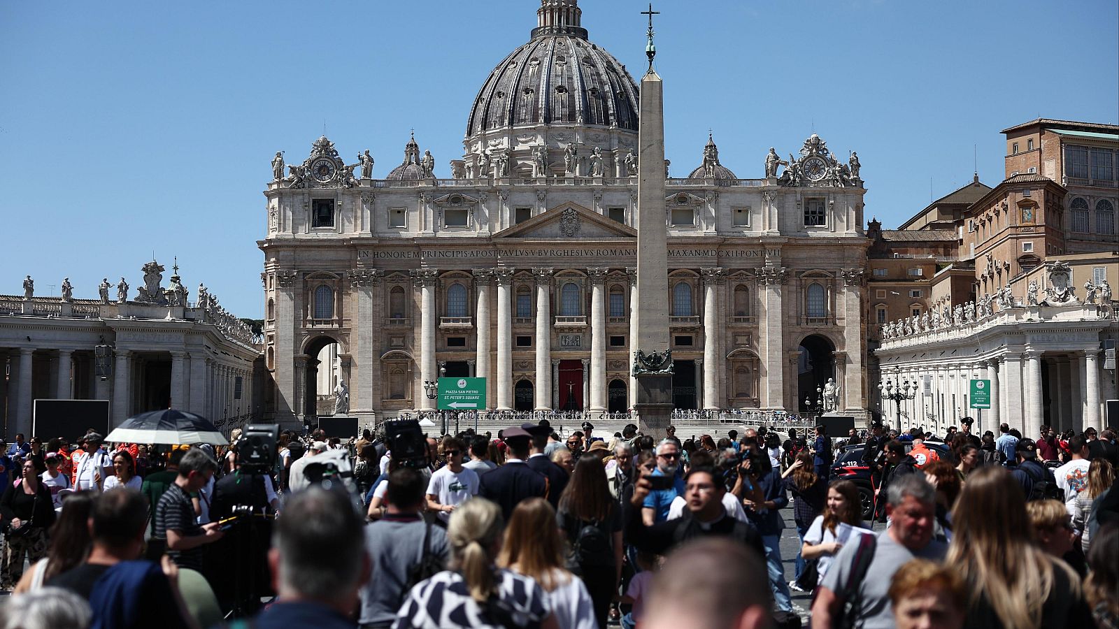 Fuerte operativo de seguridad en el último adiós al papa Francisco - Informativo 24h | Ver