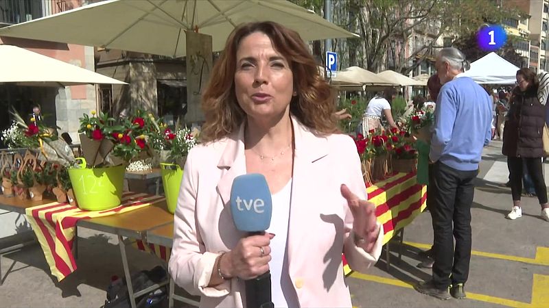 Girona celebra Sant Jordi amb 144 parades, música i tradició - L'Informatiu | Veure