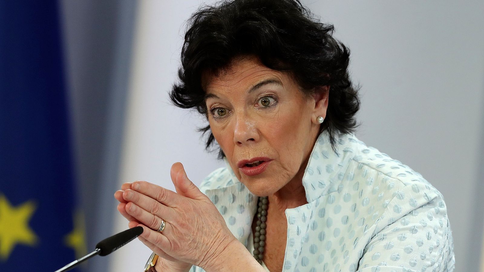 Celaá dice que el papa Francisco tenía decidido viajar a Canarias - La hora de La 1 | Ver