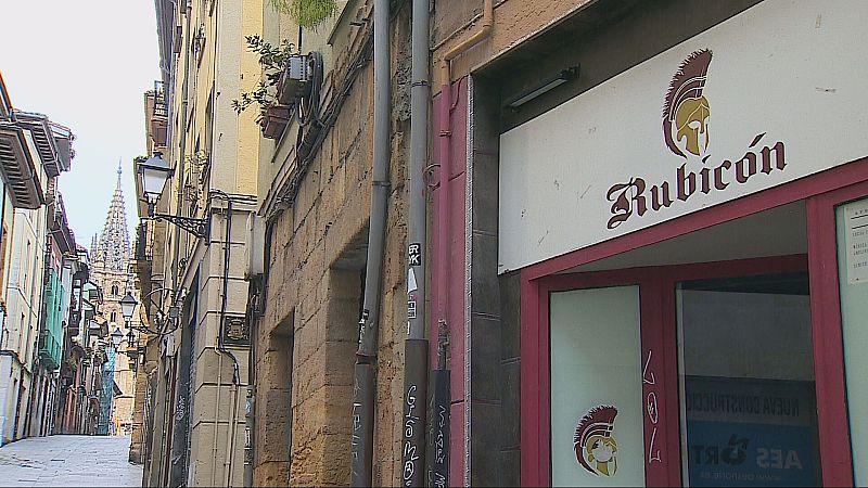 Ofrecen en un pub de Oviedo chupitos baratos por un calambrazo | Ver
