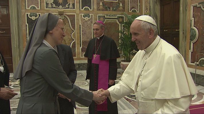 Telediario 1 - Mujeres en la Iglesia: el papa Francisco inició el camino para romper el techo de cristal del Vaticano