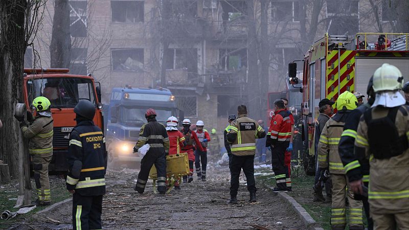 Rusia ataca Kiev y deja al menos doce muertos y más de 70 heridos