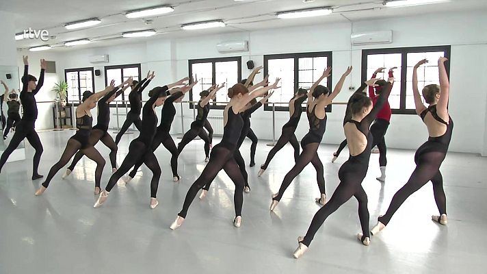 Aquí hay trabajo - Vivir bailando