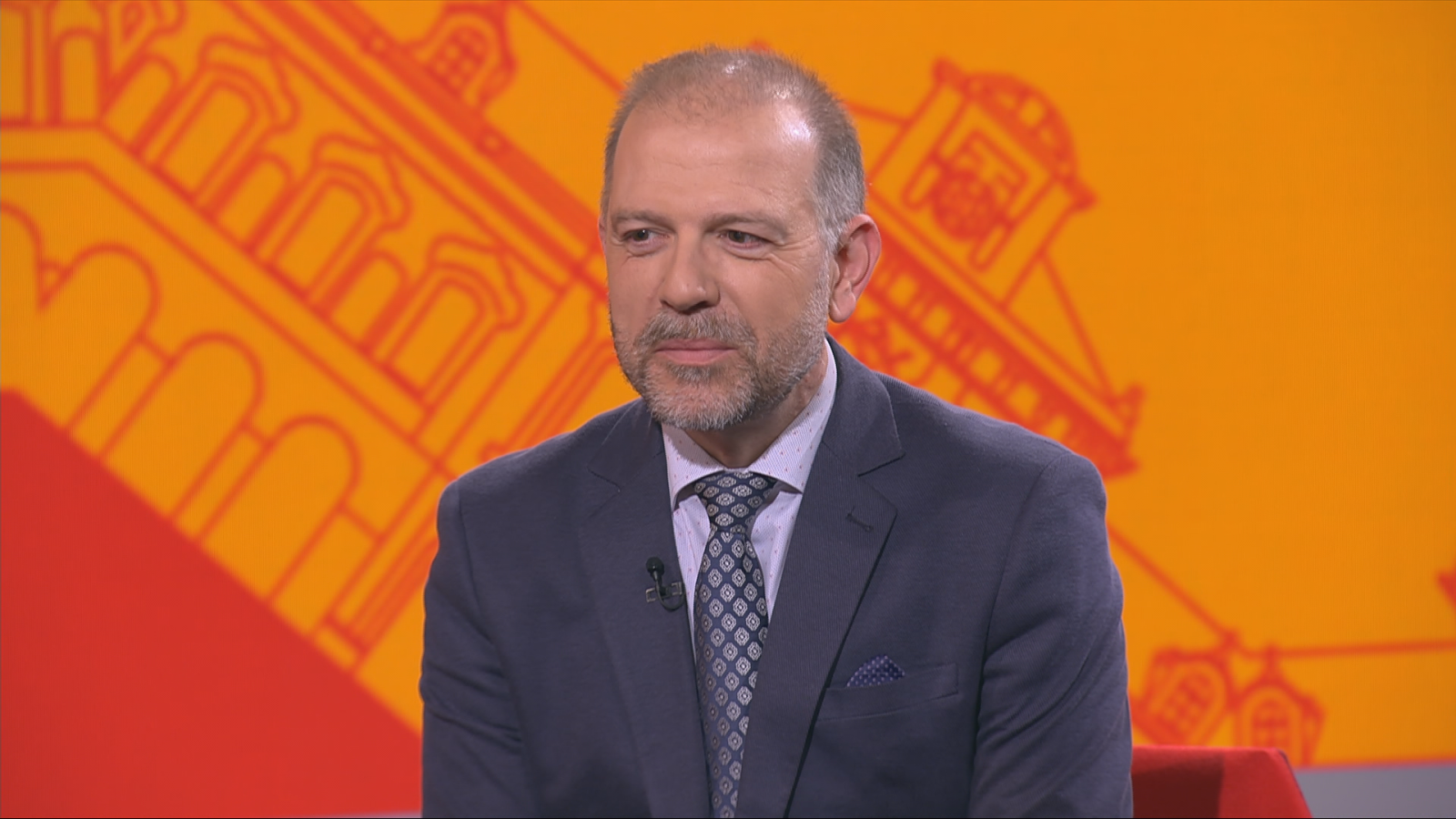 Joan Esculies: "No tothom que recela dels migrants és racista"