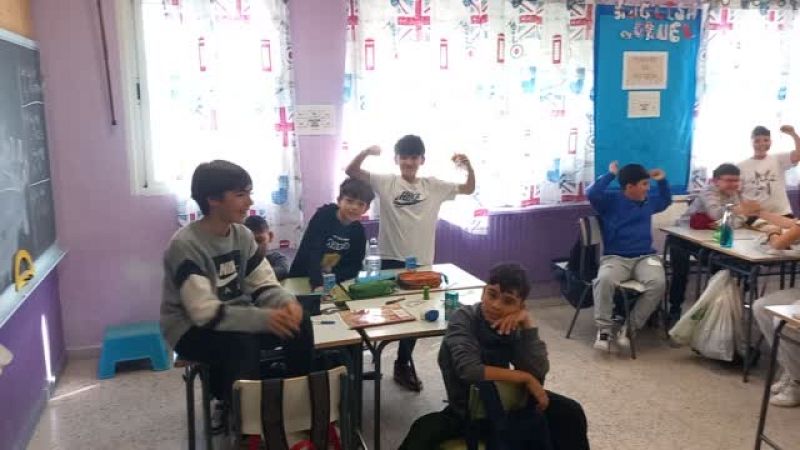 Info 5 Todo Noticias - V�DEO: As� vivi� el alumnado del CEIP Miguel de Cervantes de Mejorada del Campo la emisi�n de su informativo en Radio 5 - 28/03/25 - Escuchar ahora