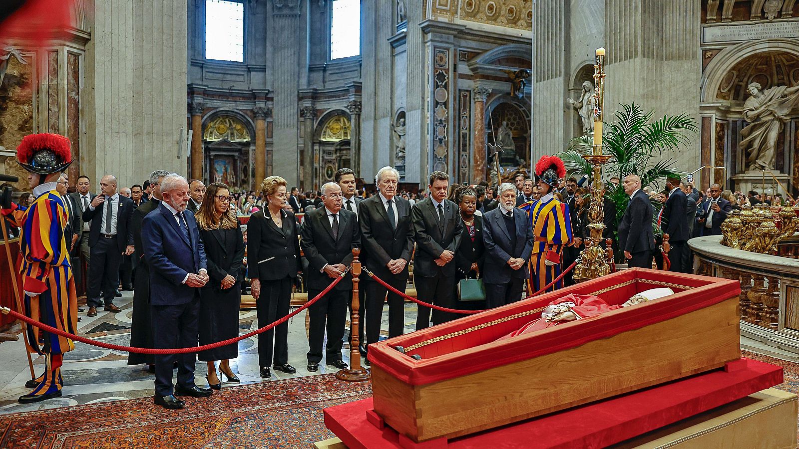 Telediario 2 en cuatro minutos - 25/04/25 – RTVE.es | Ver