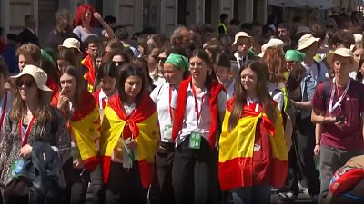 Cientos de espa�oles viajan por mar, tierra y aire al funeral del papa Francisco