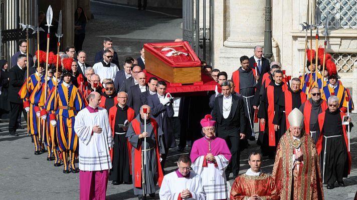 Informativo 24h - La Guardia Suiza, el minúsculo ejército que custodia el Vaticano