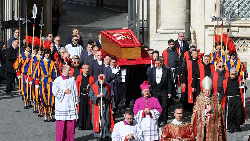 La Guardia Suiza, el minúsculo ejército que custodia el Vaticano