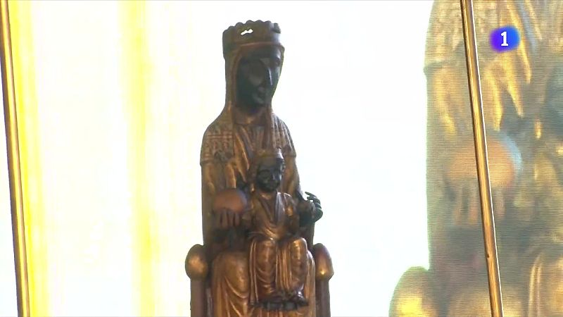 Milers de fidels omplen Montserrat per veure la Moreneta en processó - L'Informatiu | Veure