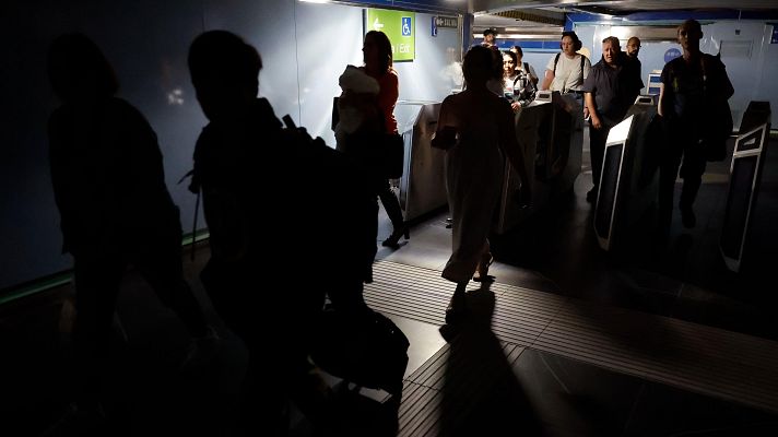  - El apagón generalizado en España se hace notar en Madrid