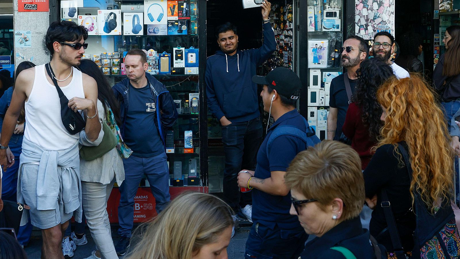 Caos en el centro de Madrid ante el apagón masivo - Especiales informativos | Ver