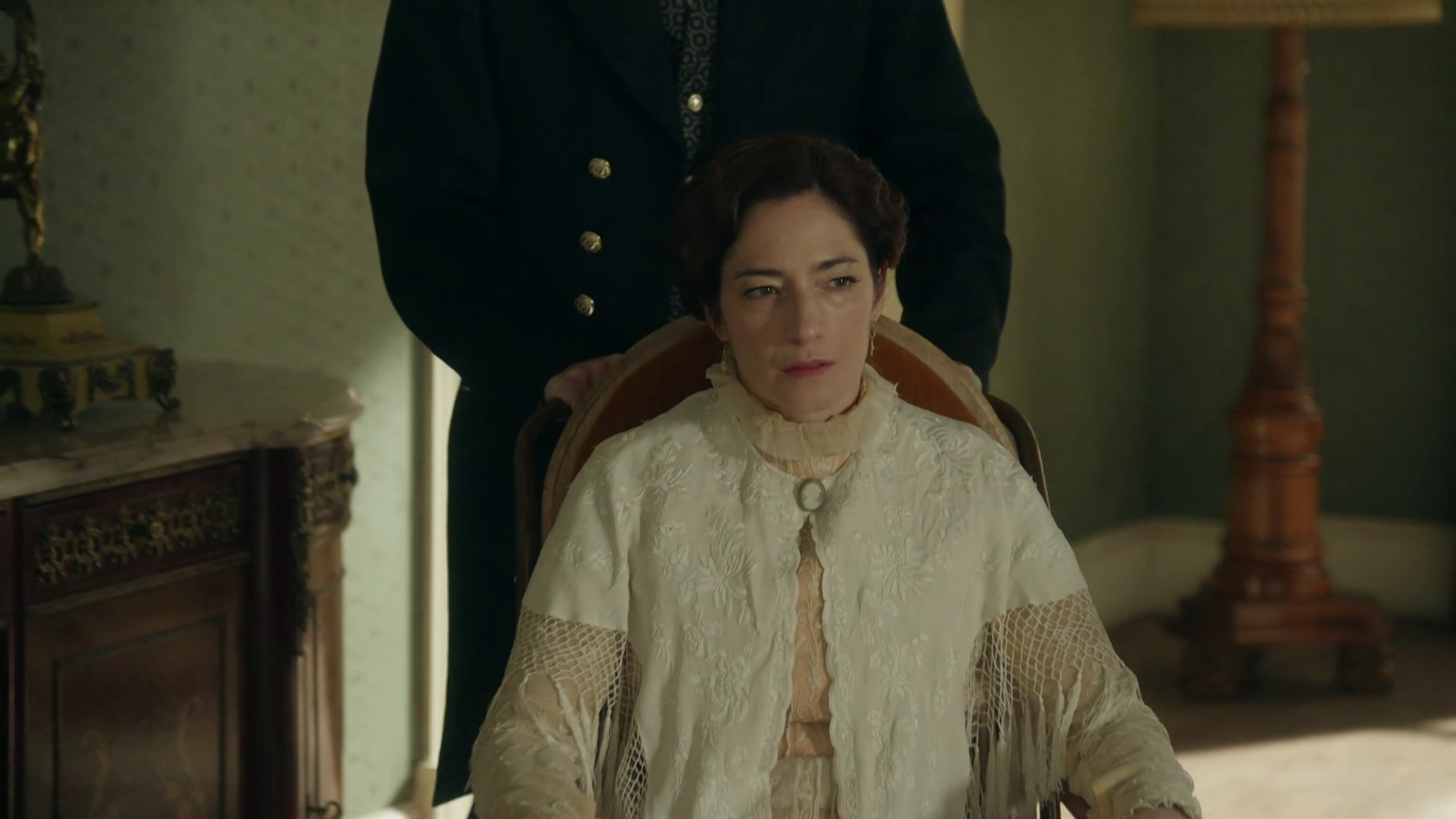 La Promesa - Eugenia, el misterioso regalo de Ayala para el capitán - La promesa | Ver