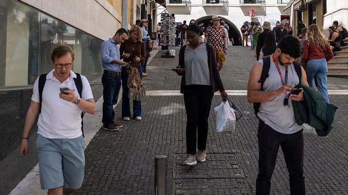 Las empresas reanudan sus servicios a lo largo de este martes