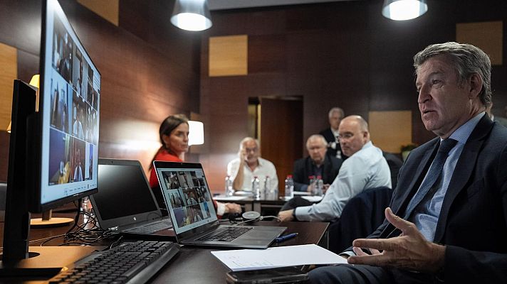 El líder del PP, Alberto Núñez Feijóo, en una videoconferencia con los presidentes autonómicos de su partido
