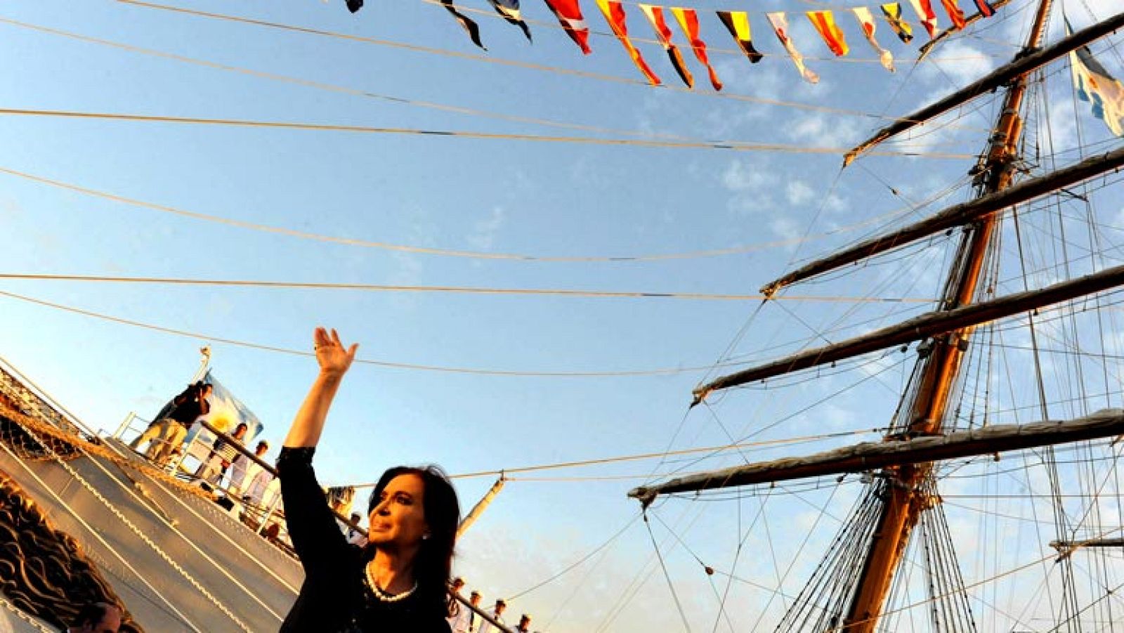 Cristina Fernández convierte el regreso de la fragata Libertad en un acto de masas