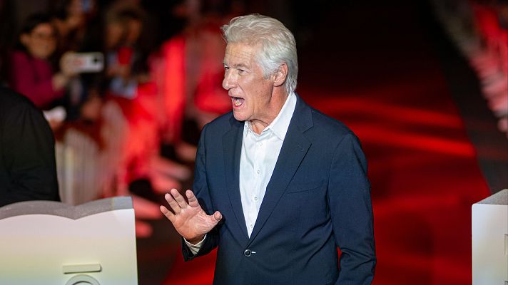 Telediario 1 - Richard Gere presenta un documental y recoge el premio Sant Jordi de Cinematografía en el Barcelona Film Fest