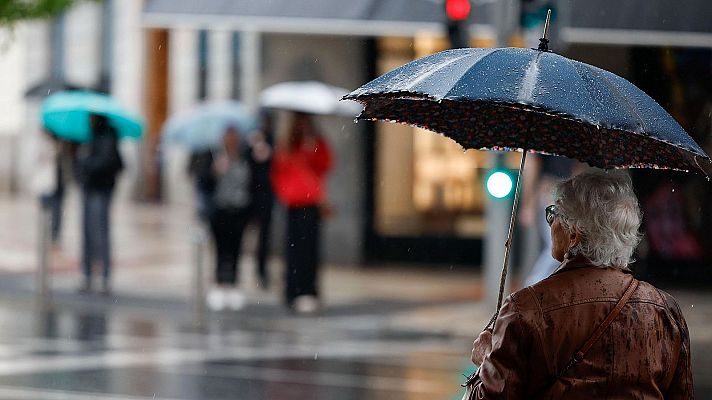 La lluvia pone en aviso amarillo a 13 comunidades
