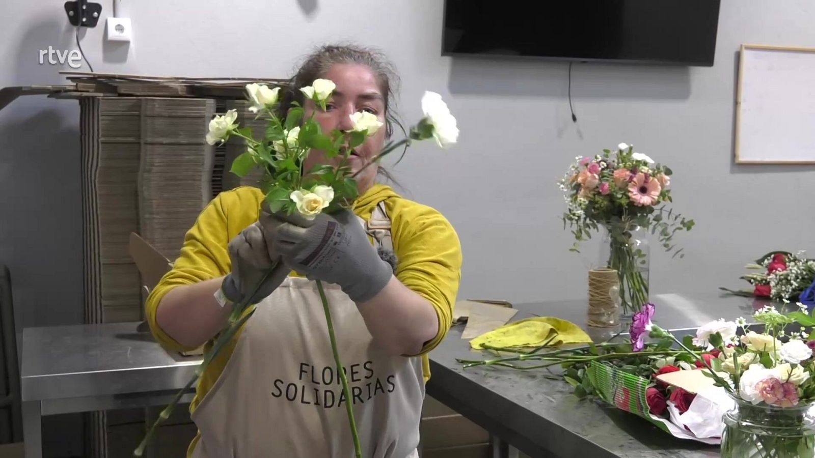 Flores que cambian vidas - Aquí hay trabajo | Ver