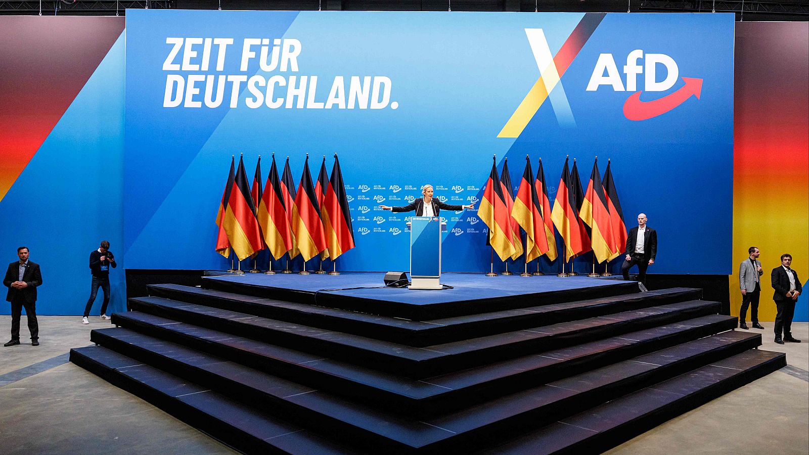 La agencia alemana de espionaje califica a la AfD como "extremista" | Ver