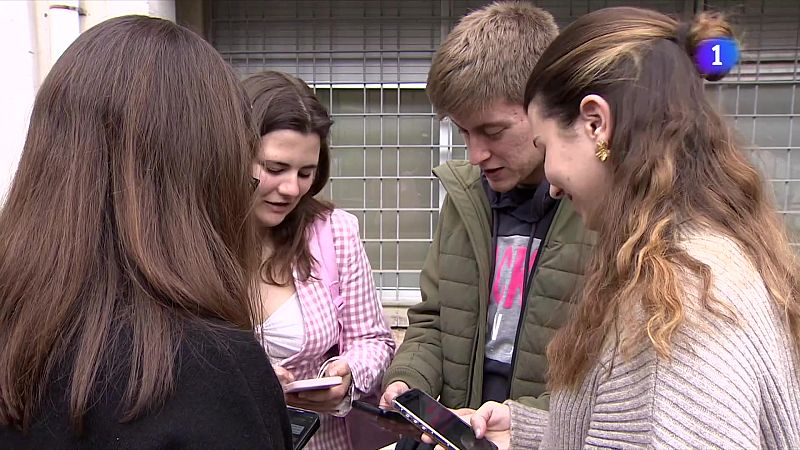 Estar ben informat en l'era de les xarxes socials és tot un repte - L'Informatiu | Veure