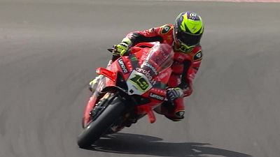 Bautista acaba tercero en la primera carrera de la Ronda de Italia, donde ganó Bulega