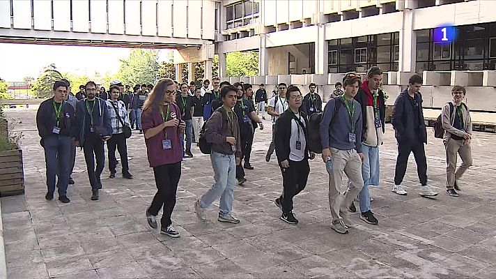 Telediario Fin de Semana - En busca de los mejores físicos