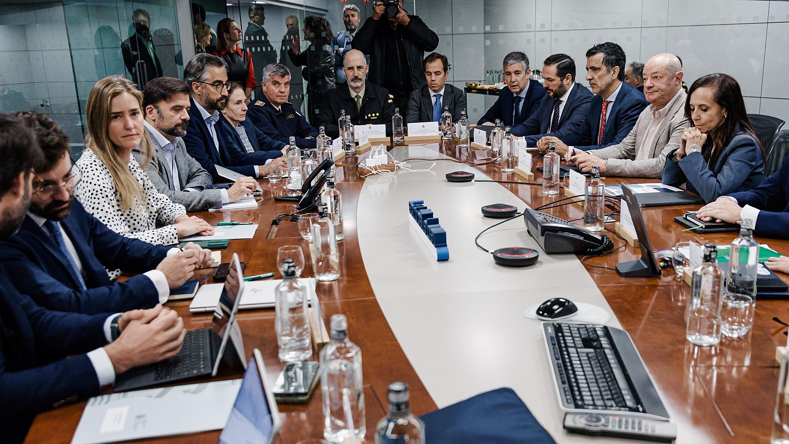 Telediario de Fin de Semana 2 en cuatro minutos - 03/05/2025 - RTVE.es | Ver